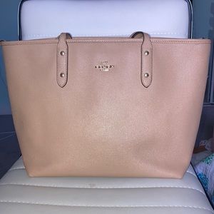 COACH City-zip Tote